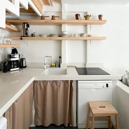 Modern Chic Cozy Duplex In *
